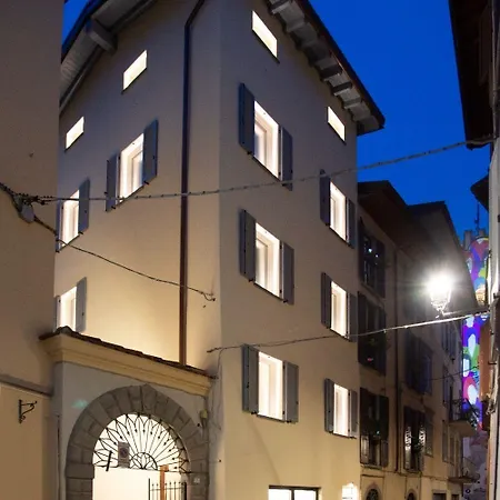 Le Torri 3* Lovere